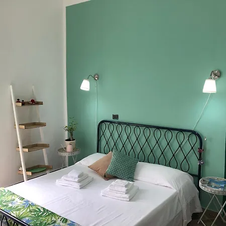 招待所 Rainbow Cinqueterre 斯培西亚